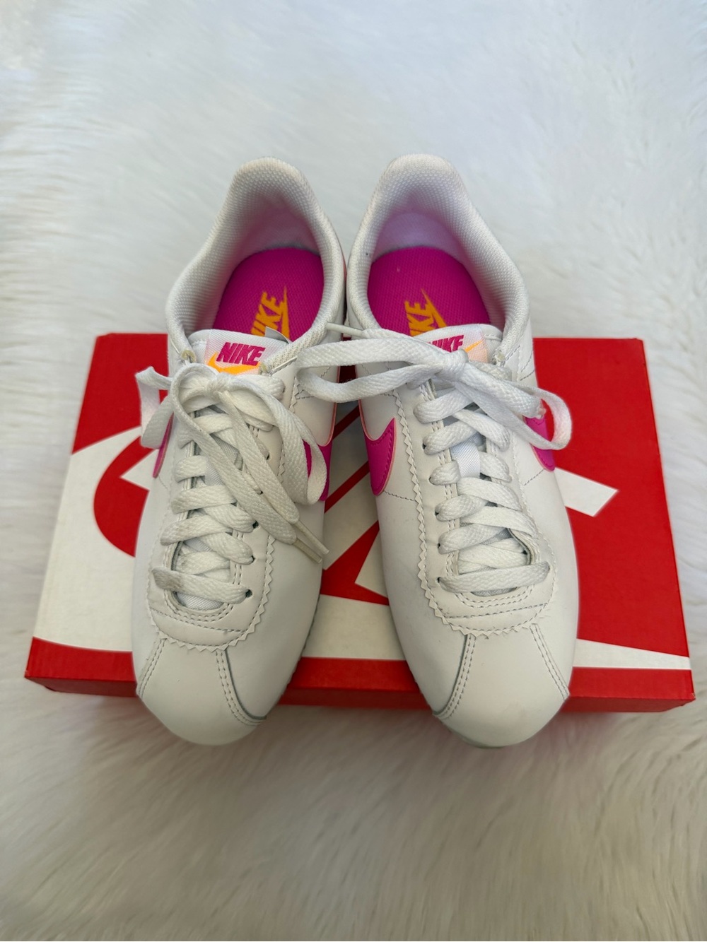 Nike Classic White Cortez with Fuchsia Pink Swoosh Sz 6.5